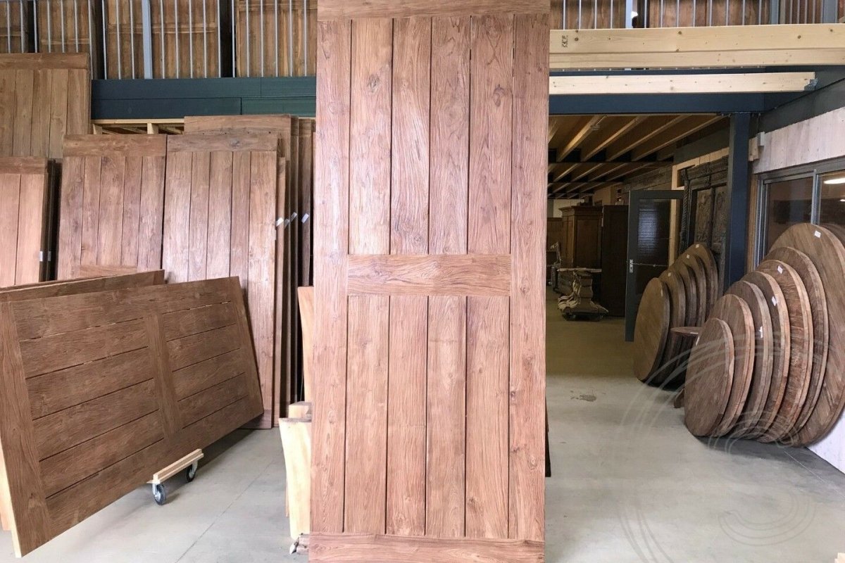 Teakhouten tafel geborsteld - Souren Meubels