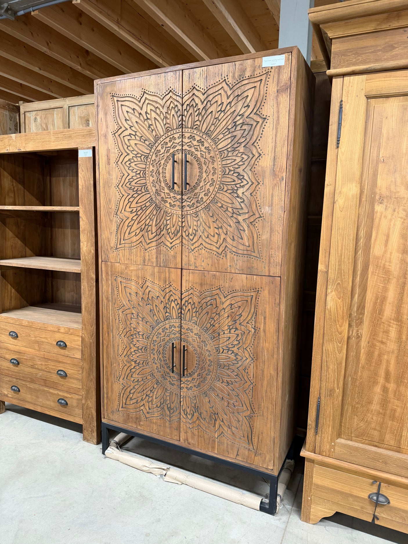 Teak Schrank Carving - 100x40x220cm