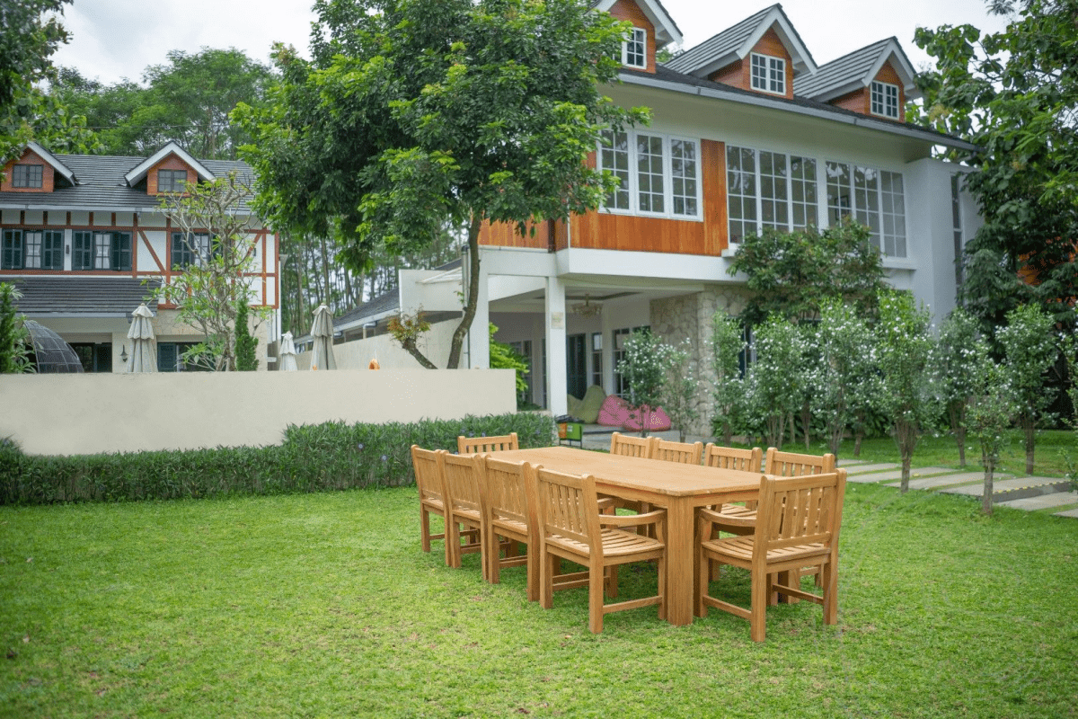 Teak Gartentisch 300 x 100 + 10 Gartenstühle Elephant