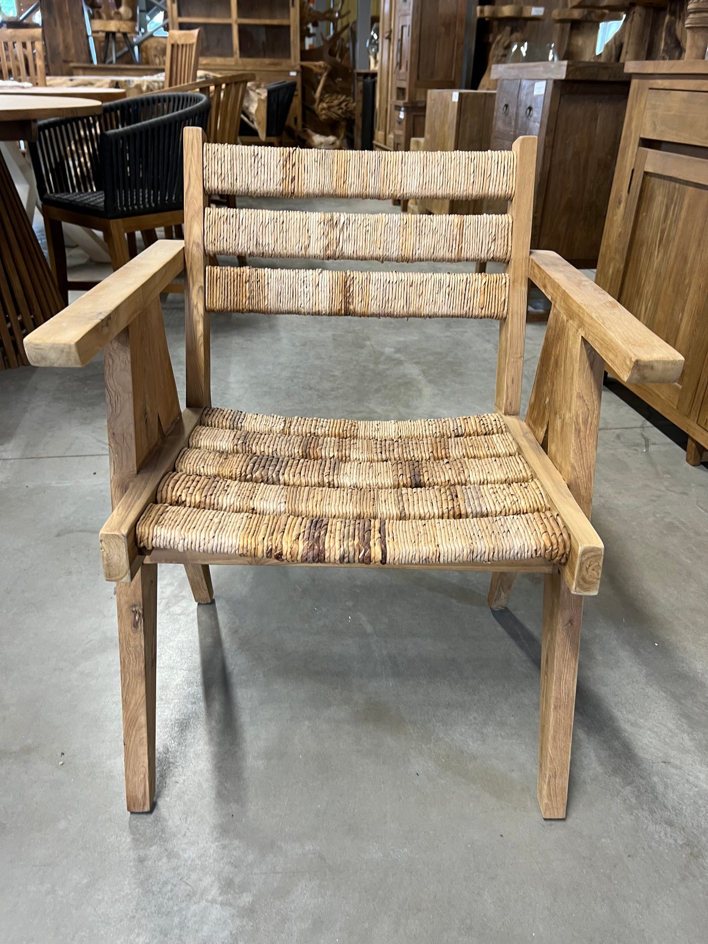 Teak A-Rahmen-Stuhl mit Armlehnen - 60x60x77cm