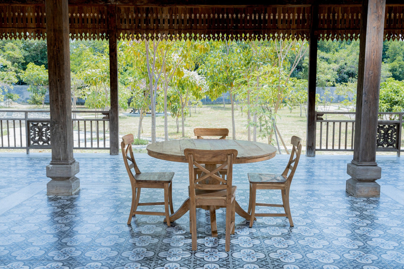 Runder Teak Esstisch Anteak – Aus originalen alten Teakplanken