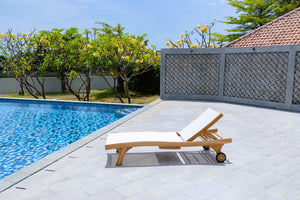 Teak Batyline Sonnenliege Weiß – Massives Teakholz mit Rollen