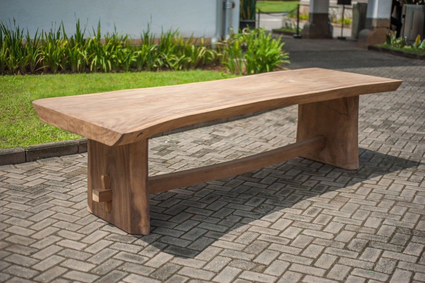 Baumstamm Tisch +/- 300cm