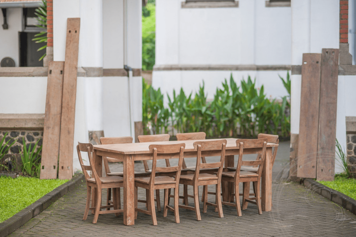 Teak Tisch Rustikal 200x100 + 8 Stühle