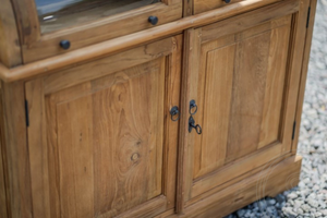 teakholz-vitrinenschrank-110cm