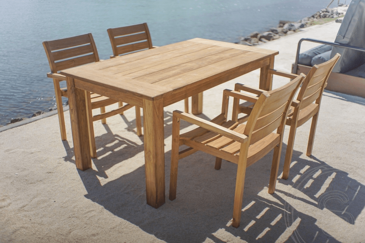 Teak Gartentisch 160 x 90 + 4 Gartenstühle Stacking
