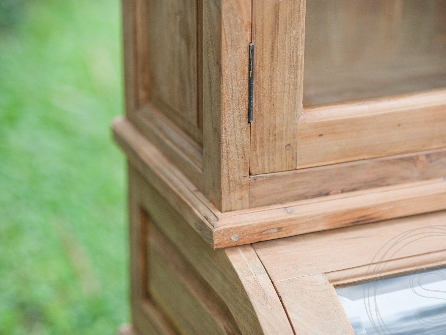 Teak grutterskast 160cm met bolle kleppen - Souren Meubels