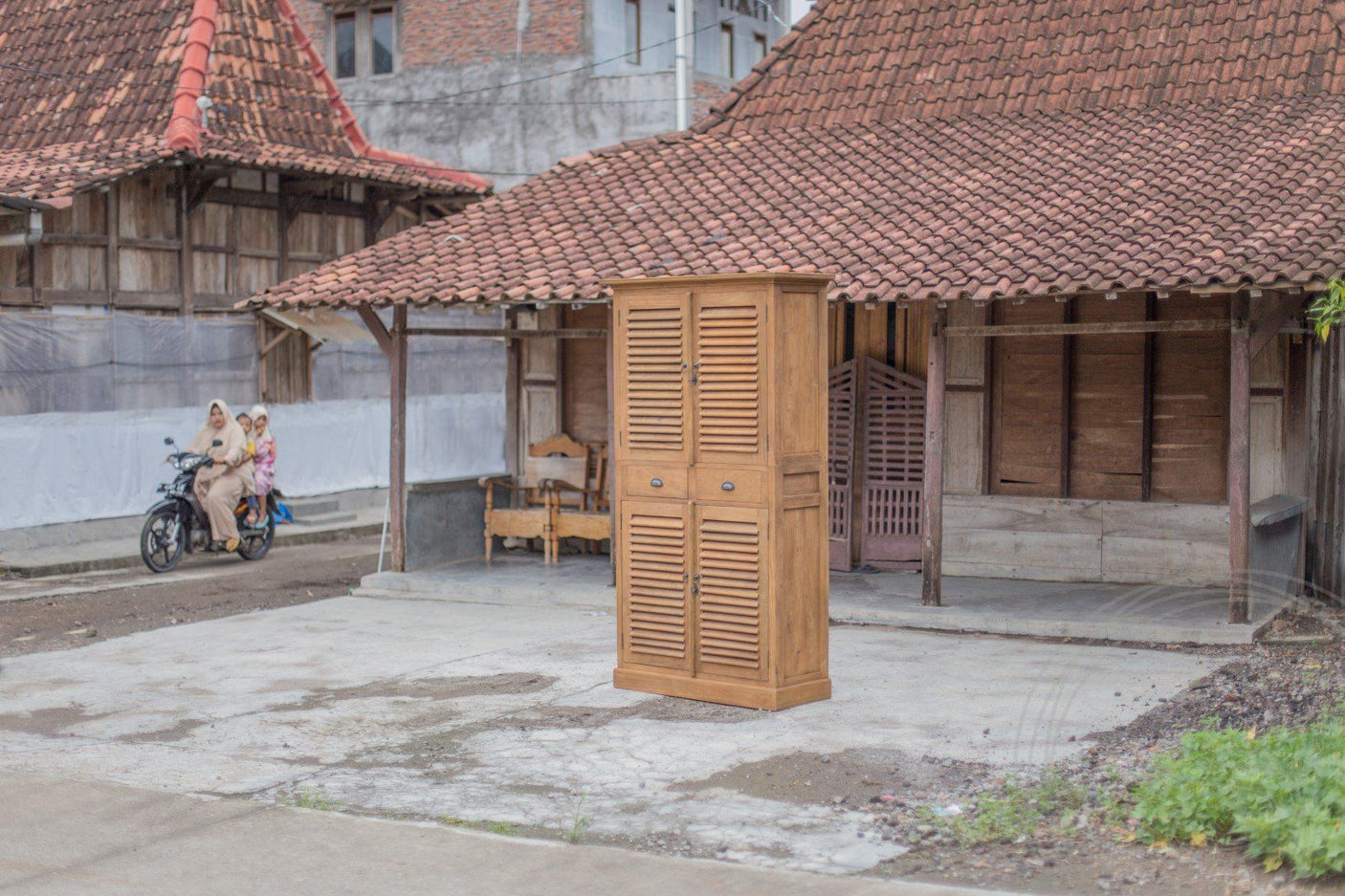 Teak Schrank Lombok