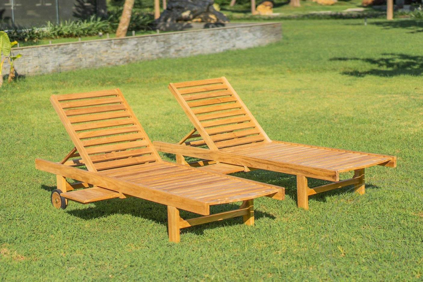 Teak Liege mit Rollen