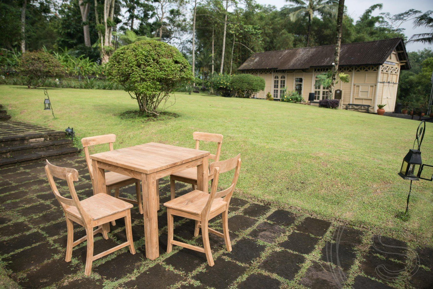 Teak Tisch 80x80 + 4 Stühle